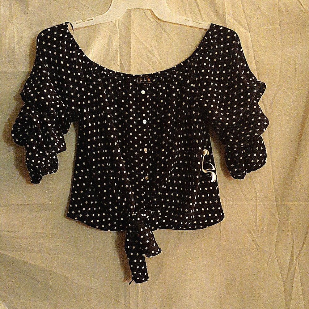🌻B2G1 OLM Black and White Polka Dot Blouse